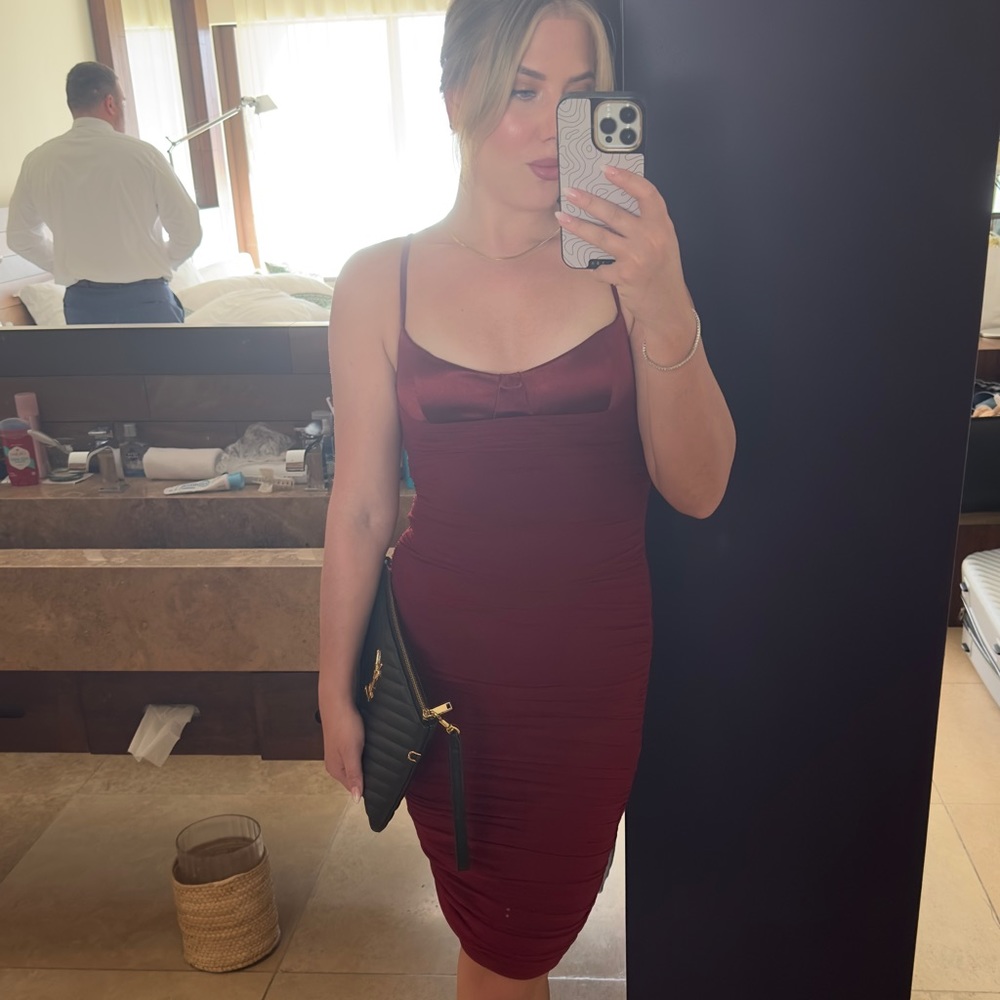 FASHION NOVA DRESS Burgundy super sexy for a date night 😍